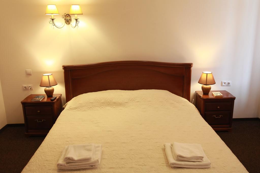 לבוב Guest House Adam Mickiewicz חדר תמונה