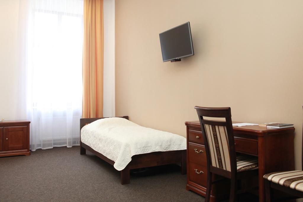 לבוב Guest House Adam Mickiewicz חדר תמונה